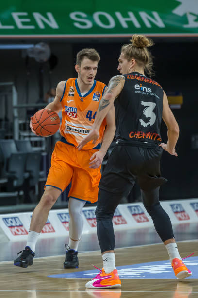 在场上迅速 在场上迅速