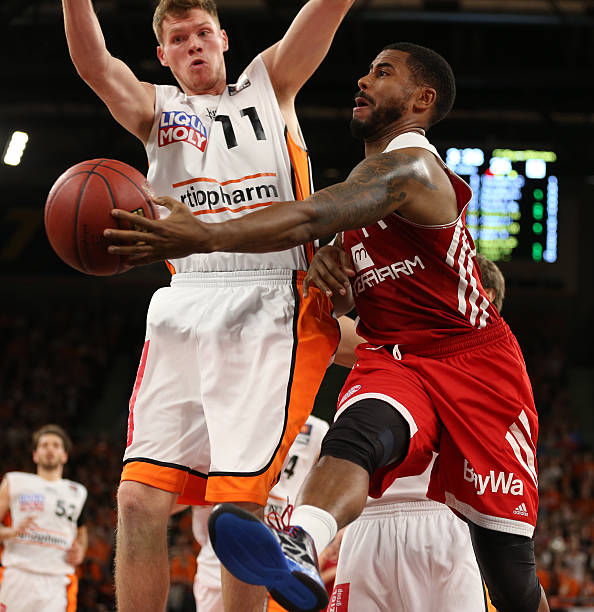 一声哨响 一声哨响